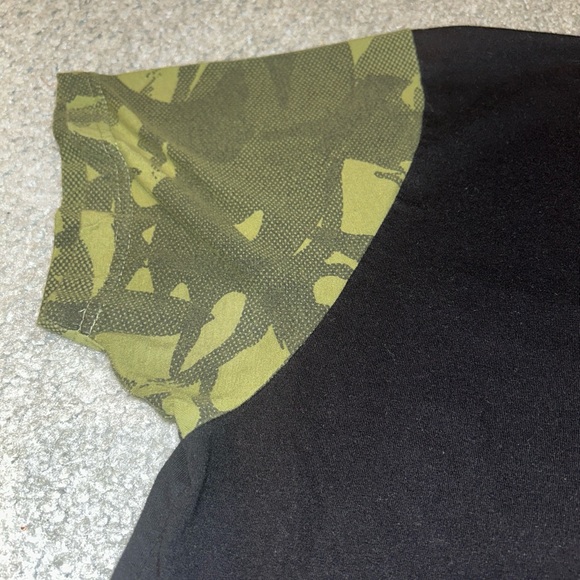 Young & Reckless Y&R Men Black/Cammo T-shirt Pocket Size L Y2K Skater camouflage - Picture 9 of 11